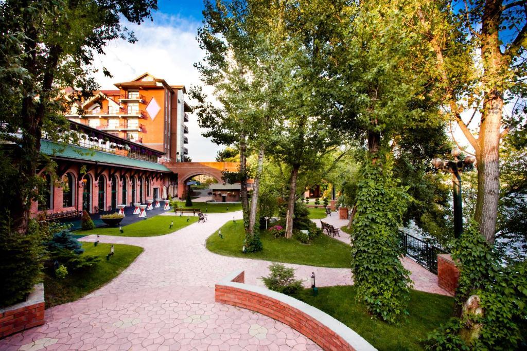 Caro Horoscop Hotel 2*